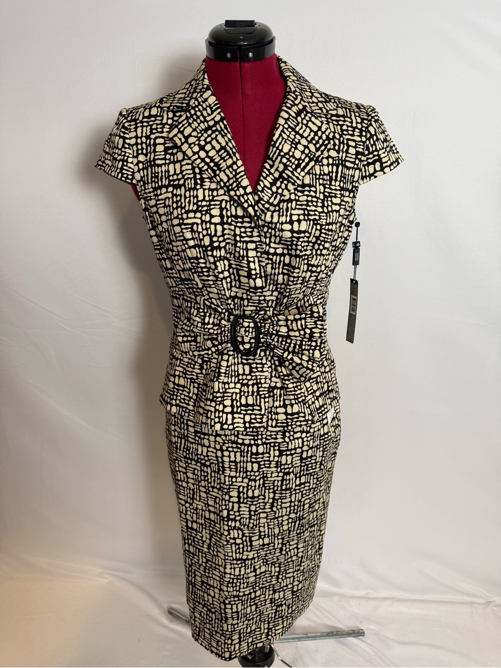 NWT Tahari ASL Skirt Suit Woman's Size 4 Black & Beige 2-Piece Set Blazer & Skir